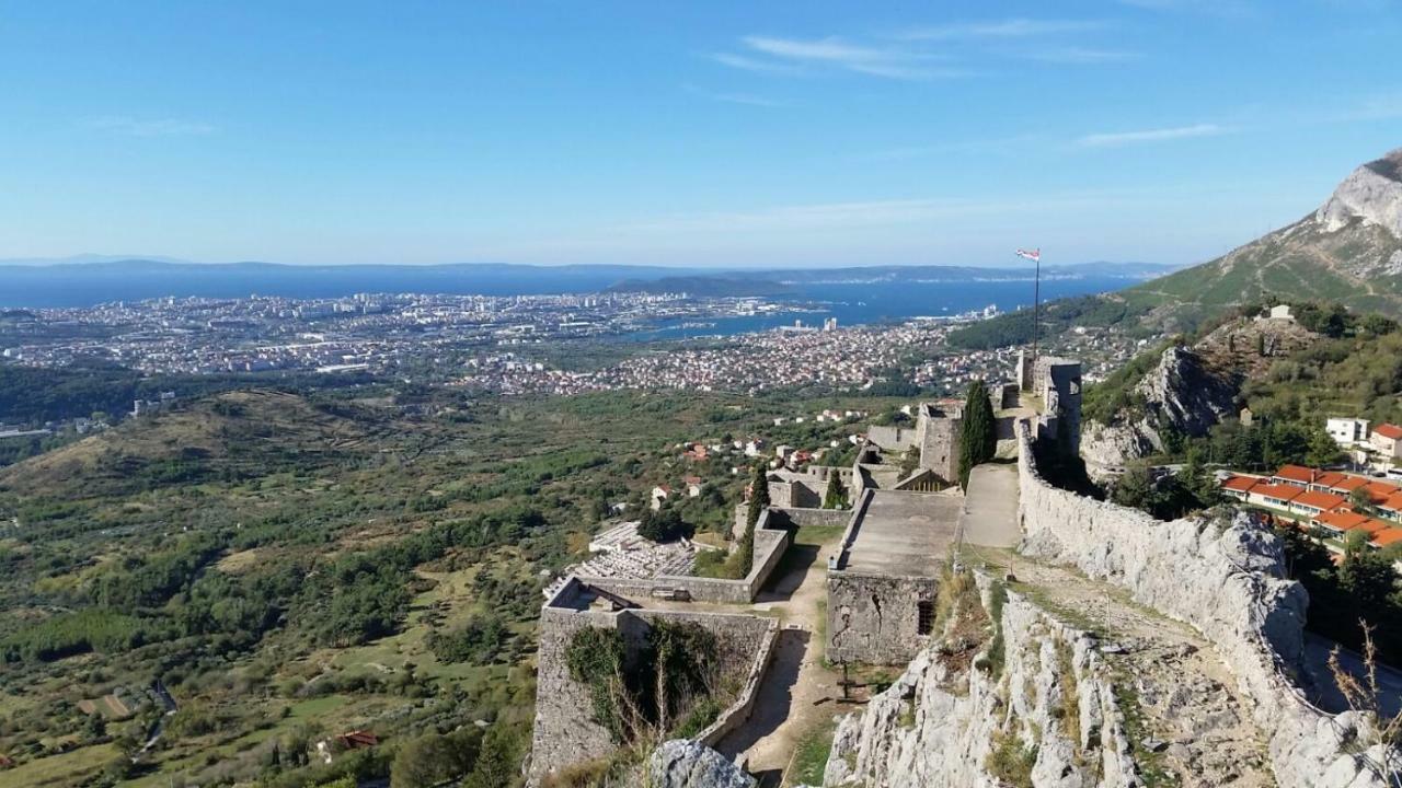 Apartment Orange Klis Екстериор снимка