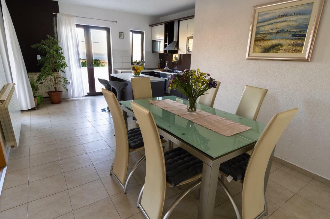 Apartment Orange Klis Екстериор снимка