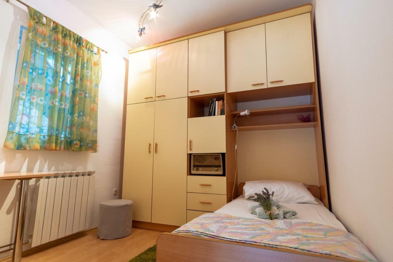 Apartment Orange Klis Екстериор снимка